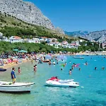 Apartament In With House Sea View *