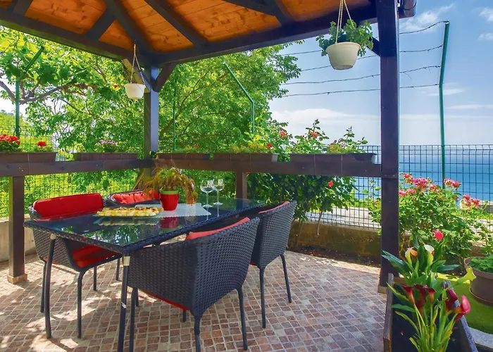 Appartement In With House Sea View *